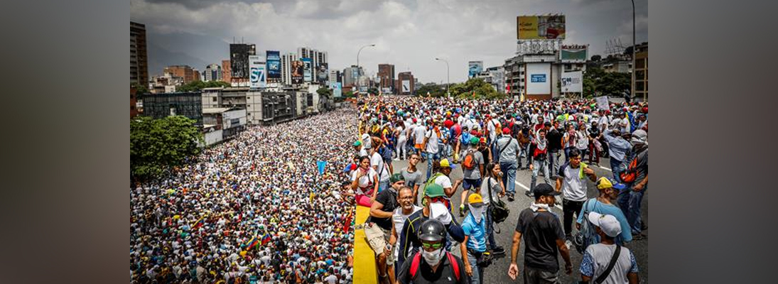 ¿Y SI MADURO FUERA DE DERECHA?