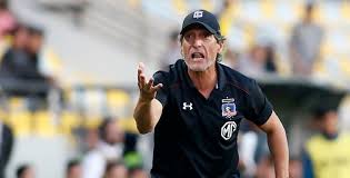 ¡Entrenador de fútbol, No Comandante!