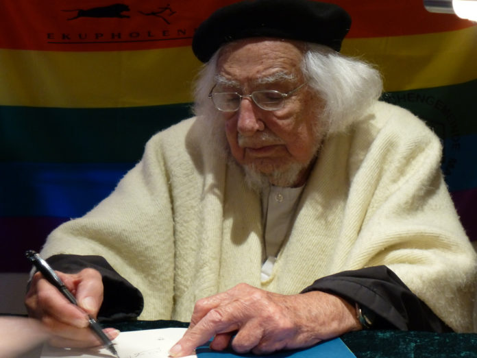 Ernesto Cardenal, rehabilitado por Francisco