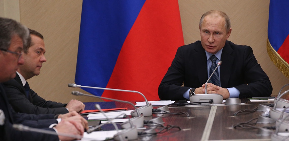 Sobre los motivos de la renuncia del Gabinete de Vladimir Putin en Rusia