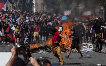 Chile: entre la violencia, la incertidumbre política, y el coronavirus