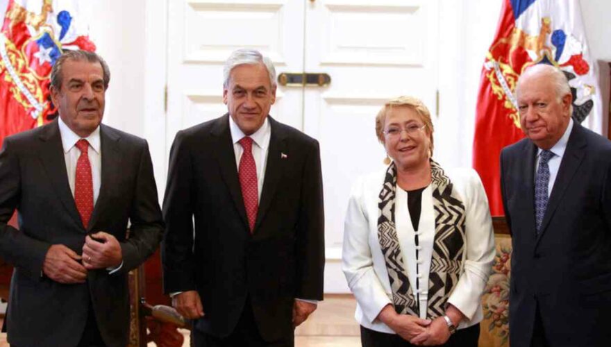 PRESENTAN REFORMA CONSTITUCIONAL PARA ELIMINAR DIETA VITALICIA DE LOS EX PRESIDENTES DE LA REPÚBLICA PRESENTAN REFORMA CONSTITUCIONAL PARA ELIMINAR DIETA VITALICIA DE LOS EX PRESIDENTES DE LA REPÚBLICA