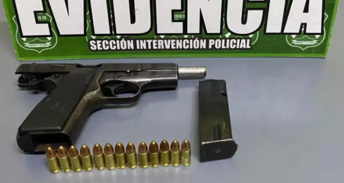DETIENEN A DOS VENEZOLANOS ARMADOS EN LOS ANGELES: TENÍAN PISTOLA LISTA PARA SER DISPARADA DETIENEN A DOS VENEZOLANOS ARMADOS EN LOS ANGELES: TENÍAN PISTOLA LISTA PARA SER DISPARADA