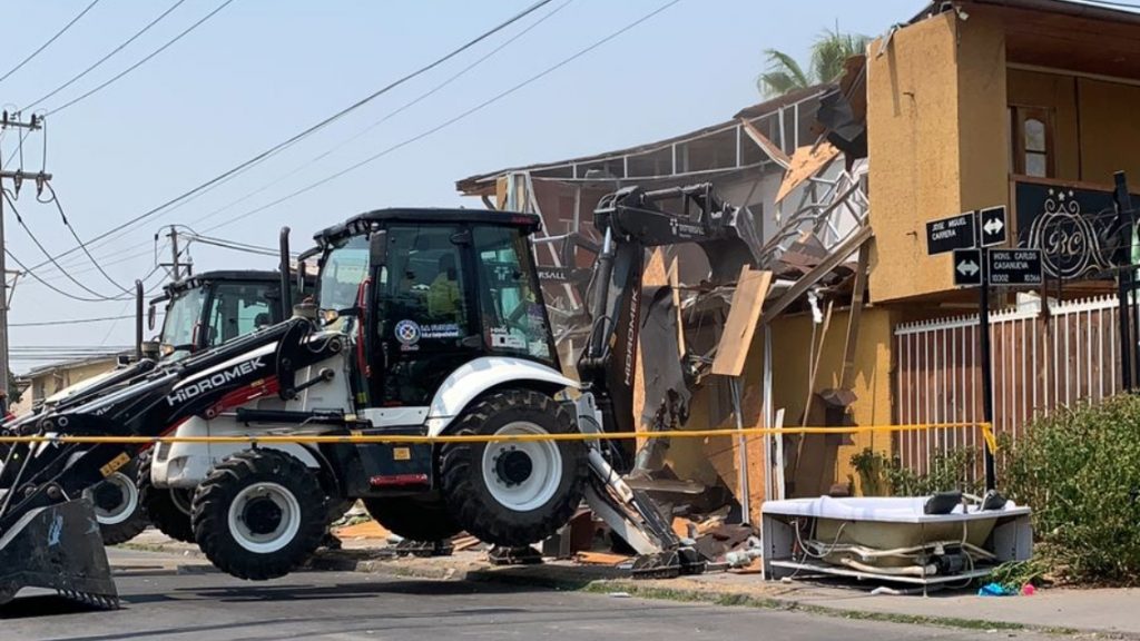TRAS POLÉMICA CON CARABINEROS CARTER ASEGURA QUE SEGUIRÁ CON PLAN PARA DEMOLER “NARCO CASAS” TRAS POLÉMICA CON CARABINEROS CARTER ASEGURA QUE SEGUIRÁ CON PLAN PARA DEMOLER “NARCO CASAS”