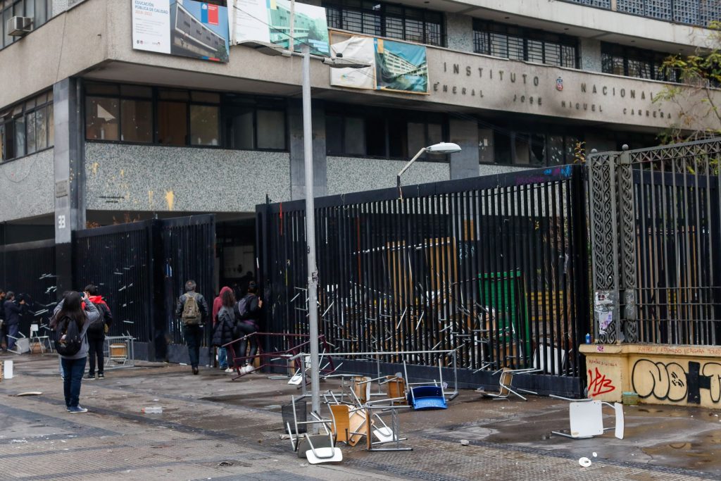 HACIENDO “AGUAS” DONDE MÁS DUELE HACIENDO “AGUAS” DONDE MÁS DUELE