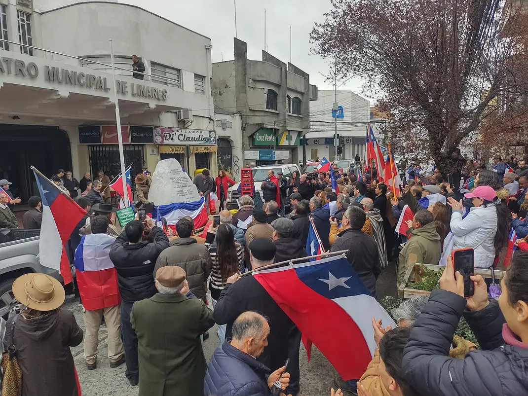 PINOCHETISTAS DE LINARES CELEBRARON LOS 50 AÑOS DEL 11 DE SEPTIEMBRE PINOCHETISTAS DE LINARES CELEBRARON LOS 50 AÑOS DEL 11 DE SEPTIEMBRE