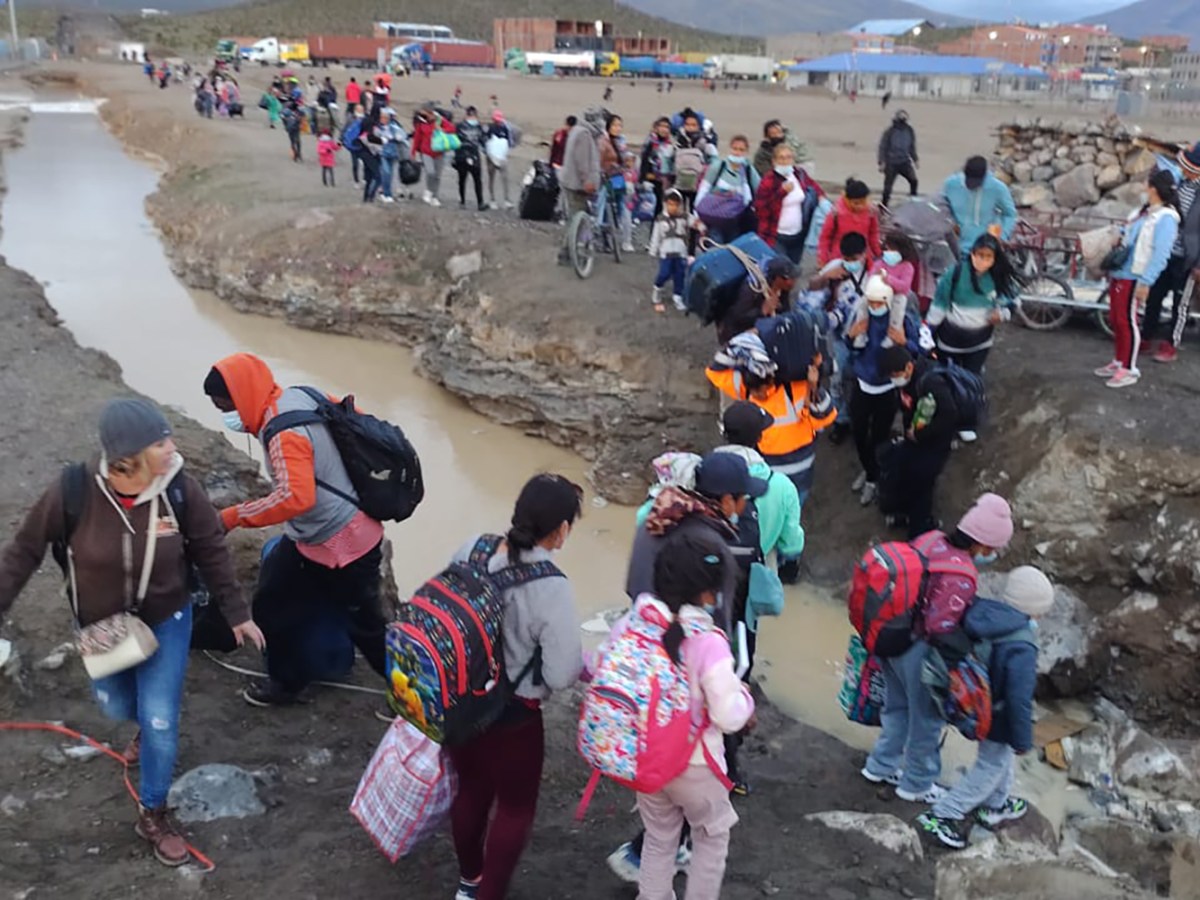 «NO TENGO PROBLEMAS CON INMIGRANTES SIN PAPELES» Y OTROS EJEMPLOS DE LA «ROMANTIZACIÓN» DE LA MIGRACIÓN ILEGAL DE BORIC Y EL OFICIALISMO «NO TENGO PROBLEMAS CON INMIGRANTES SIN PAPELES» Y OTROS EJEMPLOS DE LA «ROMANTIZACIÓN» DE LA MIGRACIÓN ILEGAL DE BORIC Y EL OFICIALISMO