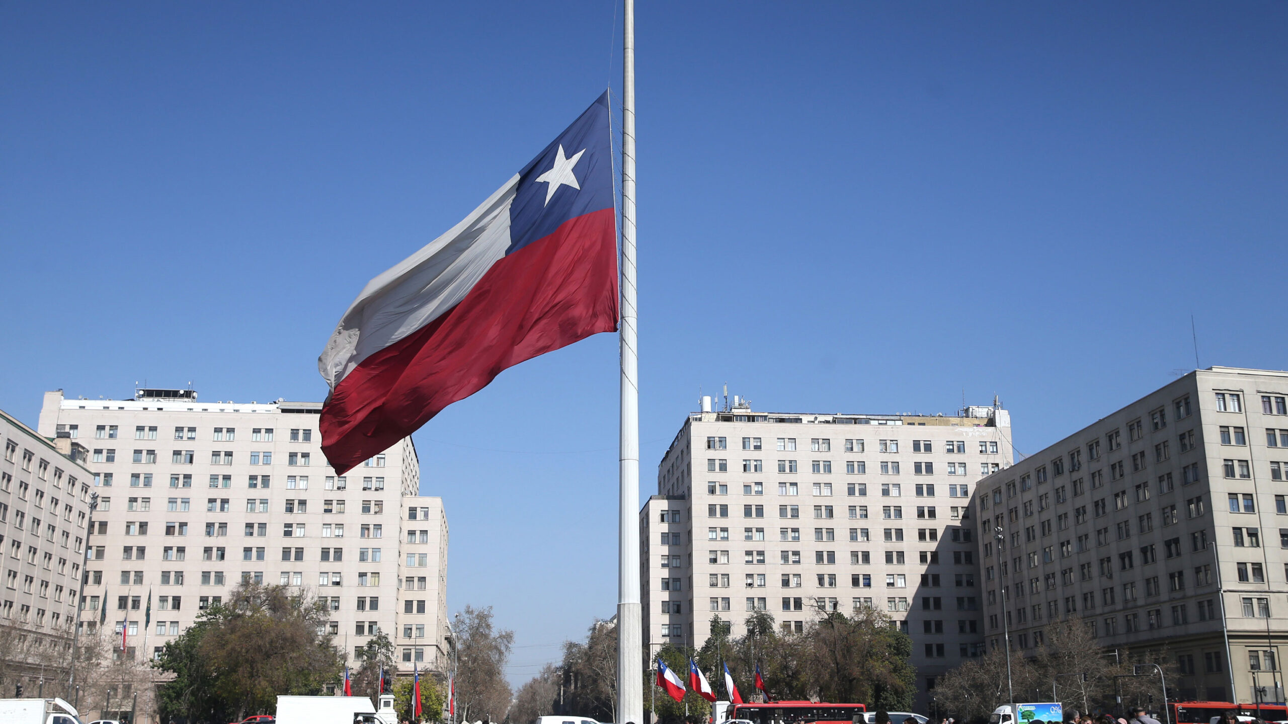 CEP: CRECE EL PESIMISMO POR LA SITUACIÓN ECONÓMICA Y EL 87% CONSIDERA QUE CHILE ESTÁ ESTANCADO O EN DECADENCIA