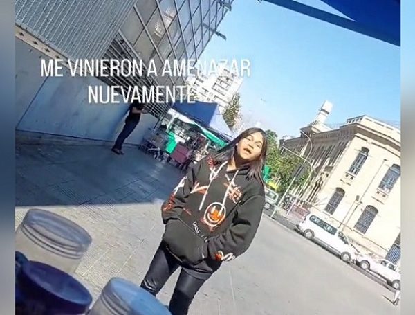 AMENAZAN POR TERCERA VEZ A MUJER QUE GRABÓ A DELINCUENTES VENEZOLANOS EN QUINTA NORMAL AMENAZAN POR TERCERA VEZ A MUJER QUE GRABÓ A DELINCUENTES VENEZOLANOS EN QUINTA NORMAL