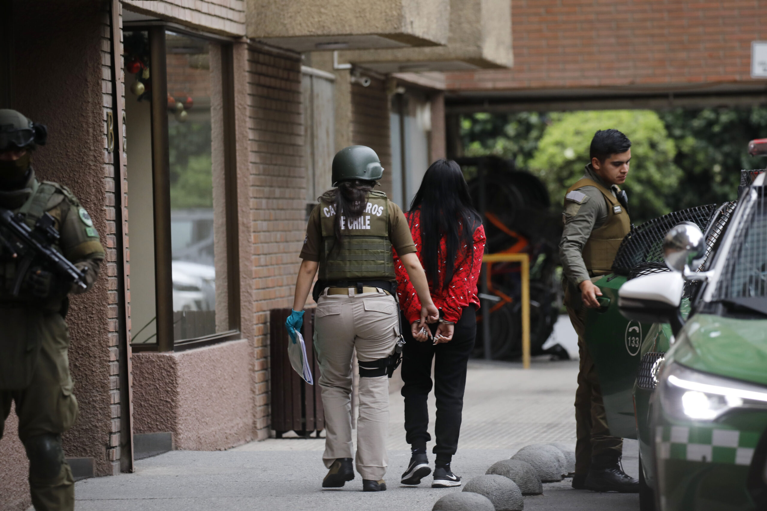 SEIS VENEZOLANOS ILEGALES VINCULADOS AL «TREN DE ARAGUA» FUERON DETENIDOS POR EXTORSIONES A COMERCIANTES DEL CENTRO DE SANTIAGO