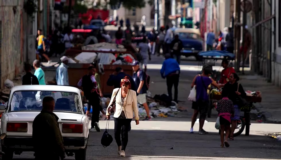 CRISIS EN CUBA: INFLACIÓN RECORD, DEVALUACIÓN Y HAMBRE TRAS UN AÑO DE AJUSTES Y REPRESIÓN