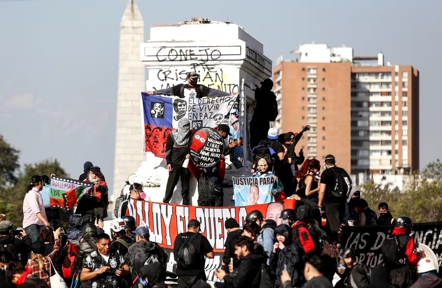LOS ANGELITOS DE BORIC