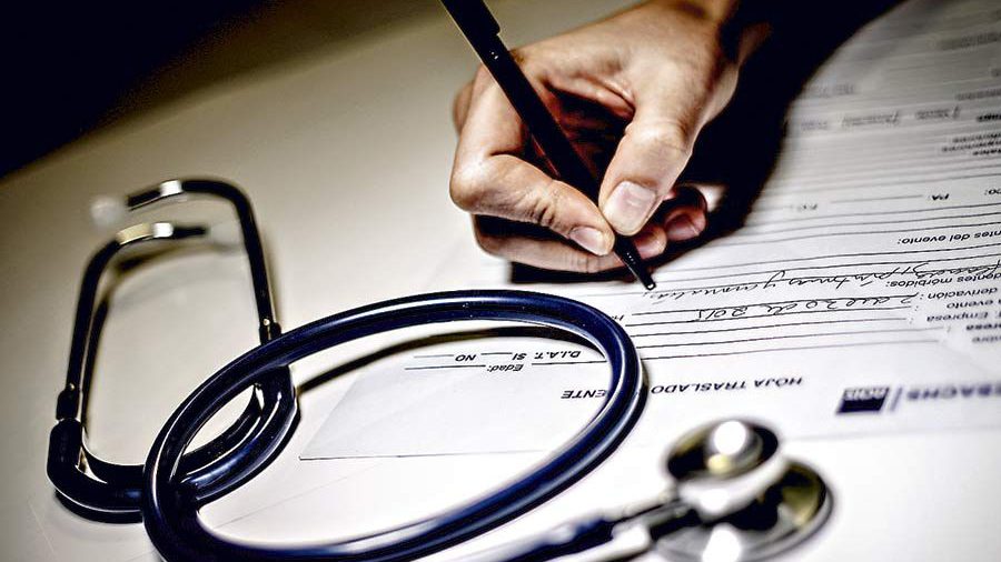 INFORME UDP: LICENCIAS MÉDICAS EN EL SECTOR PÚBLICO TRIPLICAN AL PRIVADO Y A INDEPENDIENTES